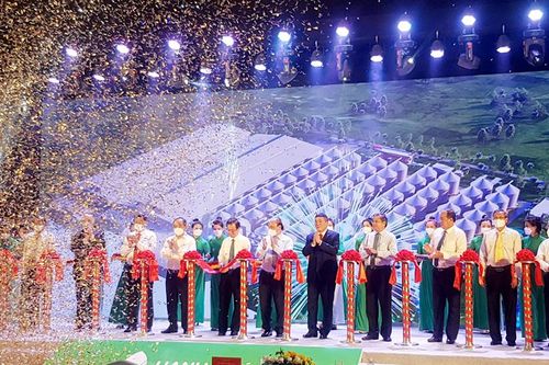 Chủ tịch nước Nguyễn Xuân Phúc dự lễ khánh thành nhà máy gạo lớn nhất Châu Á