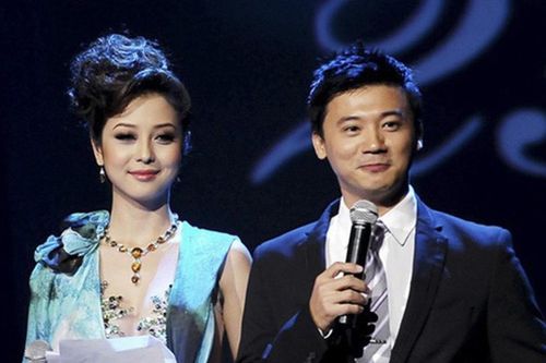 Đời tư kín tiếng của MC điển trai vừa lên chức phó tổng giám đốc ngân hàng