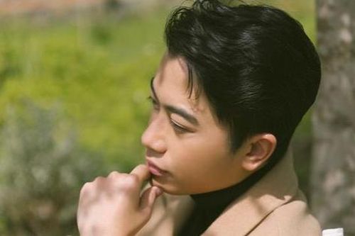 YouTuber Cris Phan đăng video đầy cảm xúc, lần đầu phản hồi về lời đồn 'gia thế khủng'