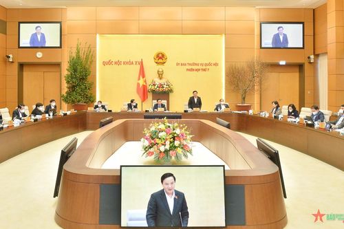 Ủy ban Thường vụ Quốc hội: Trang phục xét xử của hội thẩm nhân dân khác thẩm phán