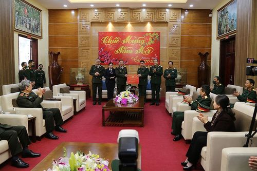 Đại tướng Tô Lâm chúc Tết Bộ tư lệnh Quân khu 1