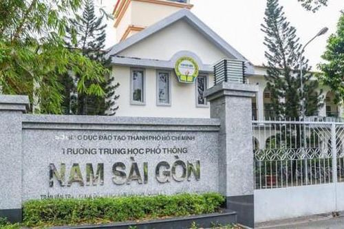 Đề nghị làm rõ trách nhiệm hiệu trưởng mắc COVID-19 vẫn đến trường