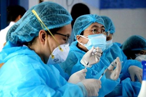 Thừa Thiên Huế vượt mốc 18.000 ca F0, cơ sở kinh doanh hoạt động không quá 50% công suất