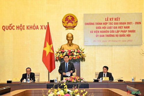 Chủ tịch Quốc hội chứng kiến lễ ký kết hợp tác giữa Viện Nghiên cứu lập pháp và Hội Luật gia Việt Nam