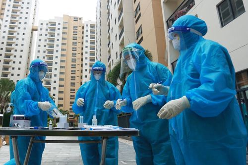 TPHCM ứng phó với biến chủng Omicron: Sớm bao phủ vắc xin mũi 3 cho cộng đồng