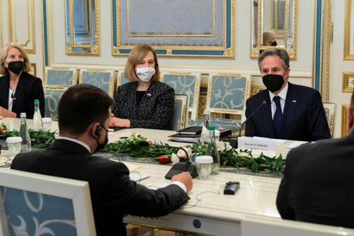 Ông Biden thừa nhận NATO bất đồng về cách đối phó với Nga, Ukraine 'choáng váng'