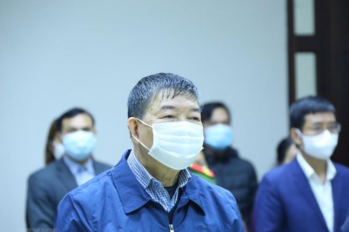 Xét xử cựu Giám đốc Bệnh viện Bạch Mai Nguyễn Quốc Anh cùng đồng phạm