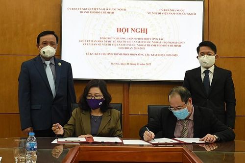 Tăng cường phối hợp công tác giữa hai Ủy ban chuyên trách về công tác kiều bào
