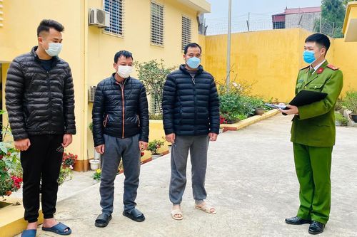 Vụ 'bán lốt' xe xuất khẩu qua biên giới: Bắt thêm 2 cán bộ hải quan, công an