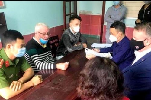 Bắt đối tượng người nước ngoài bị Interpol truy nã về tội tấn công tình dục