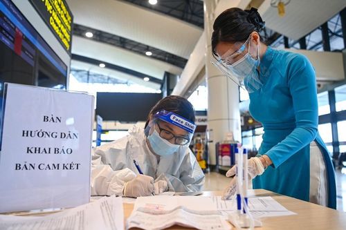 Bộ GTVT nói gì về đề xuất bỏ quy định test Covid-19 với trẻ em dưới 12 tuổi khi đi máy bay?