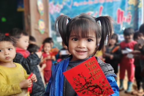 Mang Tết lên núi