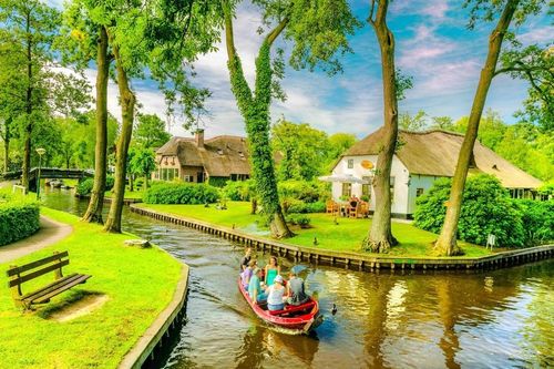 Thị trấn 'cổ tích' không đường nhựa, không ô tô duy nhất trên thế giới