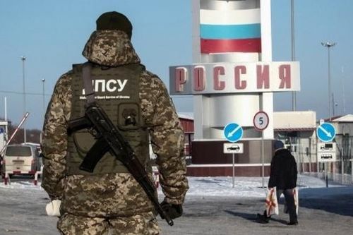 Nhật Bản cảnh báo công dân về tình hình Ukraine, EU nói sẽ không làm như Mỹ
