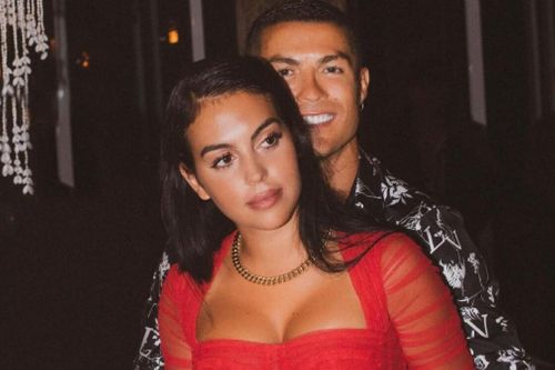 Bạn gái Ronaldo bị họ hàng gọi là 'ác quỷ'