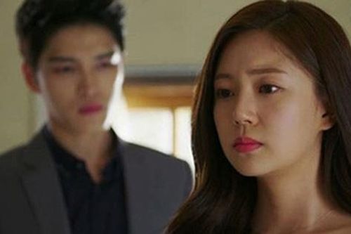 Thấy vợ nhân nhượng để cố gắng gìn giữ mái ấm cho con, tên chồng phản bội 'được nước lấn tới' và cái kết khiến lòng người hả dạ