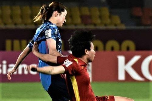 HLV Mai Đức Chung: 'Tuyển nữ Việt Nam sẽ không bỏ cuộc'