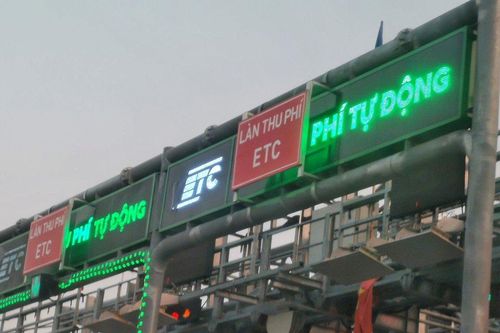 Yêu cầu giải trình vụ xe dán thẻ ePass không qua được làn ETC