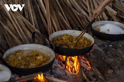 Về Hà Cảng thăm nghề làm mứt gừng Huế