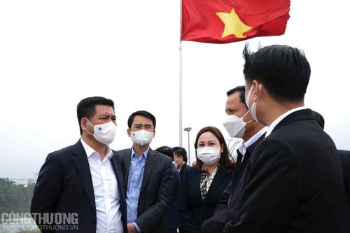 Ban chỉ đạo giải quyết tình hình ùn tắc hàng hóa Bộ Công Thương kiểm tra thực tế tại Lạng Sơn, Quảng Ninh