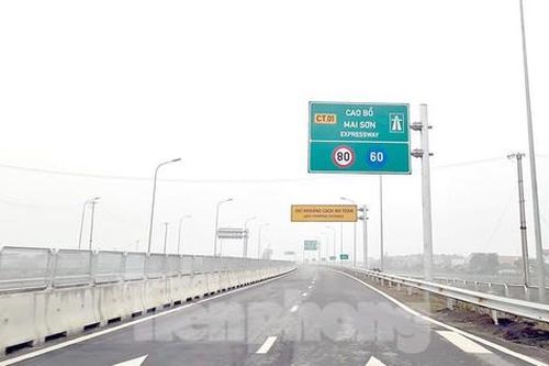 Cận cảnh cao tốc hơn 1.000 tỉ đồng sắp thông xe ở Ninh Bình