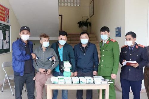 Chở 9 kg ma túy, lao xe vào công an hòng thoát thân