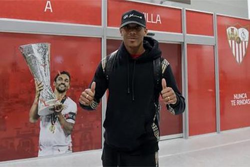 Martial gia nhập Sevilla theo dạng cho mượn