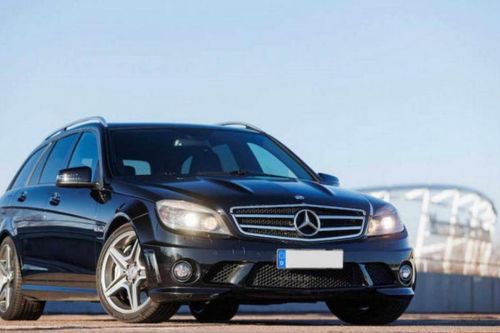 Xe công vụ của tay đua huyền thoại Michael Schumacher được rao bán