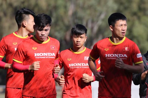 'Tôi xa vợ 14 ngày để đi xem trận Việt Nam - Australia'