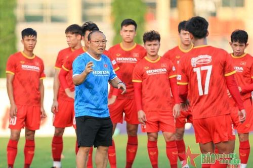 Tuyển thủ quốc gia tập xuyên Tết Nguyên đán