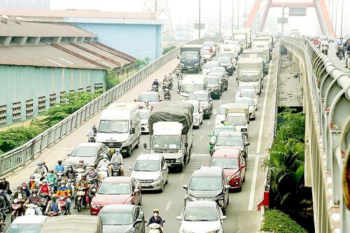 TPHCM: Ùn ứ gần 3 giờ ở cửa ngõ phía Đông