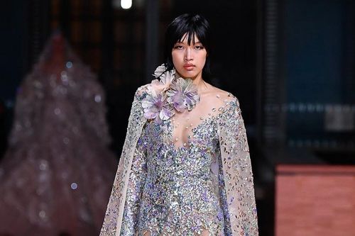 Phương Oanh kiều diễm trong show Haute Couture của Elie Saab, fan sởn da gà tự hào!