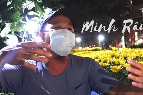 Minh Râu bán hoa, giá tăng gấp đôi vào 29 Tết, không hết đem tặng