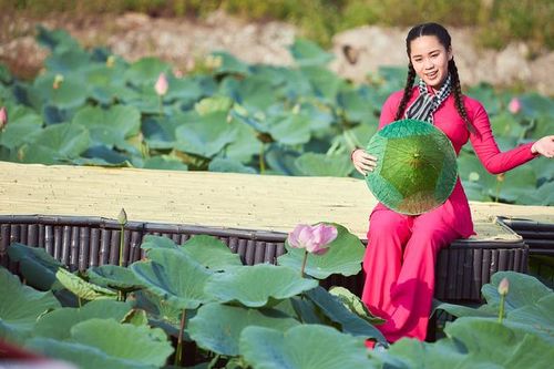Hoa hậu nhí Bella Vũ đón Tết sớm ở Đồng Tháp