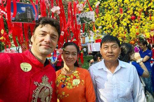 Người nước ngoài vui Tết ở TP.HCM