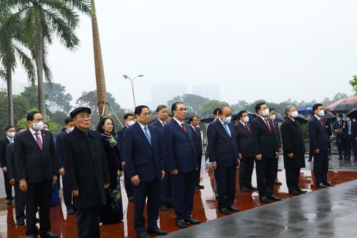 Lãnh đạo Đảng, Nhà nước dâng hương tưởng niệm tại Nghĩa trang Mai Dịch