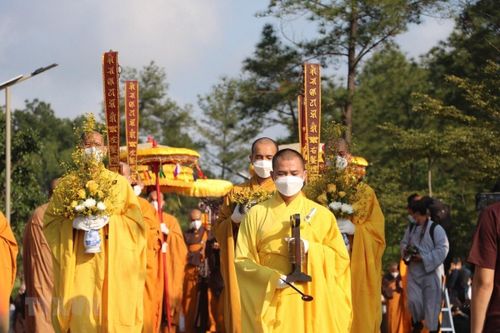 Hình ảnh lễ trà tỳ Thiền sư Thích Nhất Hạnh tại thành phố Huế
