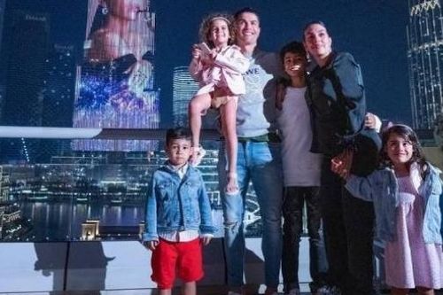 Bất ngờ với phương pháp giáo dục con của siêu sao C. Ronaldo