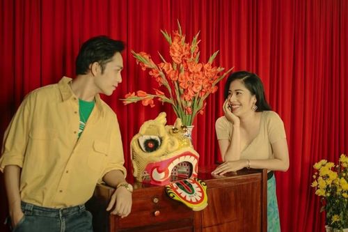 Nam Em - Bạch Công Khanh diện đồ retro đón Tết