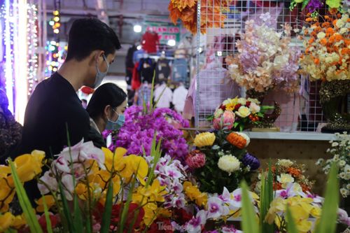 Chợ lớn nhất Bắc Trung Bộ nhộn nhịp ngày cuối năm