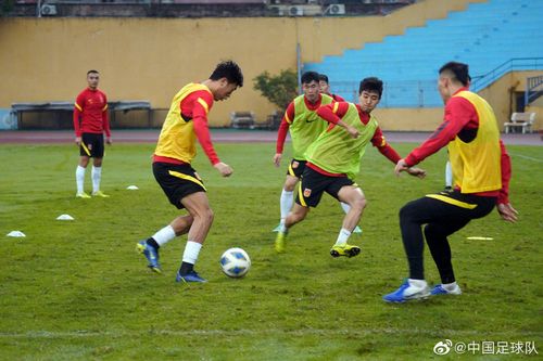 ĐT Trung Quốc: Không có chuyện phải thay đồ lộ thiên trên sân Hàng Đẫy