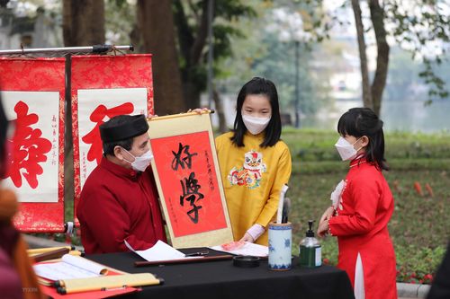 Người dân Thủ đô du Xuân không quên thông điệp 5K