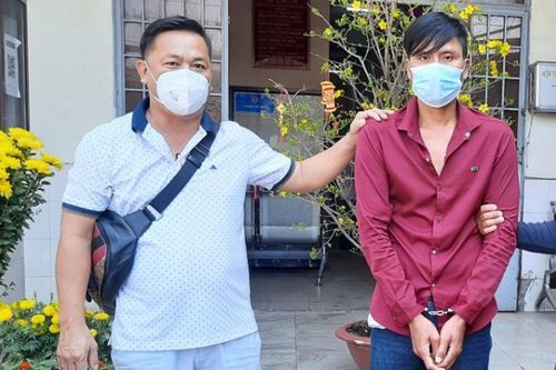 Nam thanh niên phóng hỏa làm cháy 5 căn nhà và 11 tàu cá