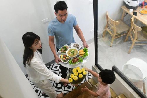 Lần đầu làm mâm cỗ tất niên của vợ chồng trẻ