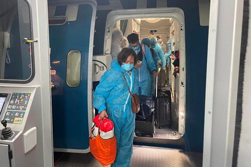 Nhanh chóng đưa công dân còn mắc kẹt ở nước ngoài về nước ngay trong dịp Tết