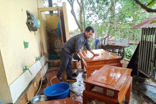 Hối hả thu vén công việc, tự dọn nhà, rửa xe trước giao thừa