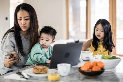 Quyền 'mặc kệ sếp' ngoài giờ làm