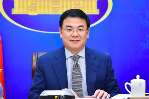 Tham gia xây dựng luật quốc tế để bảo vệ lợi ích của Việt Nam