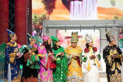 NTK Đức Hùng: 'Phù thủy' hô biến cho các Táo lên chầu đẹp lung linh