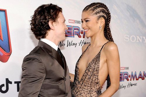 Cuộc tình của Tom Holland và Zendaya